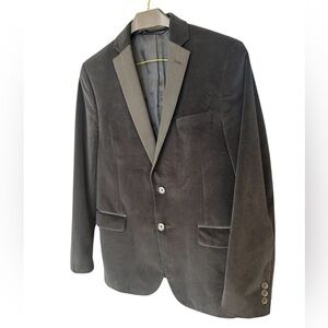 Boys Ralph Lauren size 16 velvet tuxedo coat in excellent condition